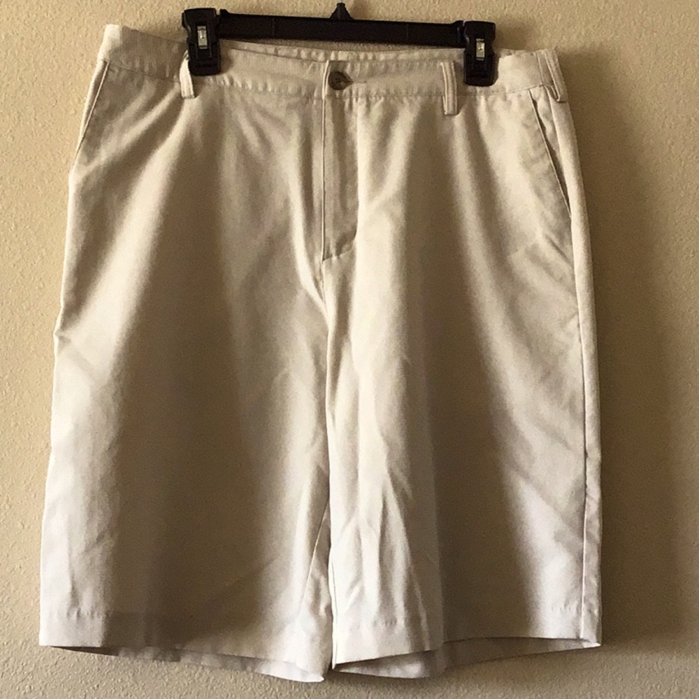 Men’s golf shorts